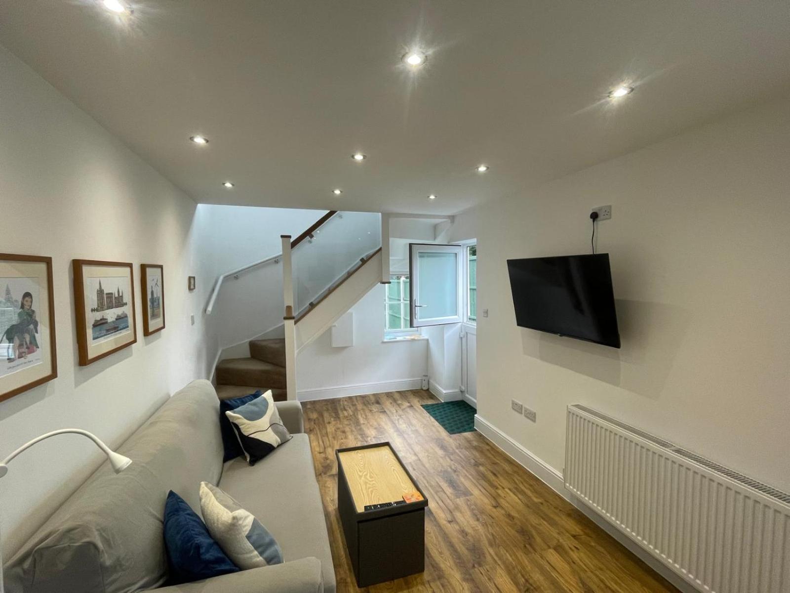 The Upton Coach House Villa Birkenhead Buitenkant foto