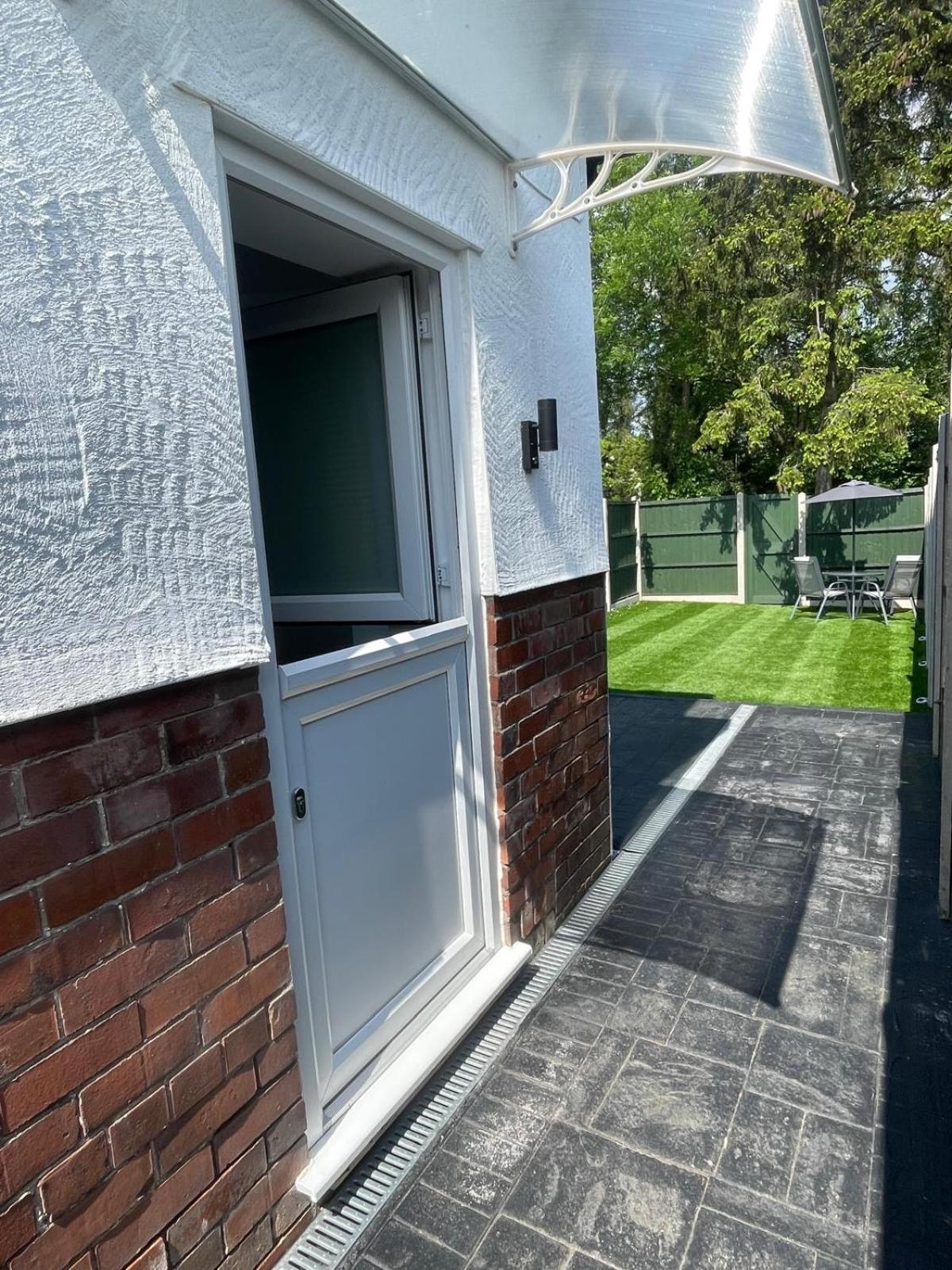 The Upton Coach House Villa Birkenhead Buitenkant foto